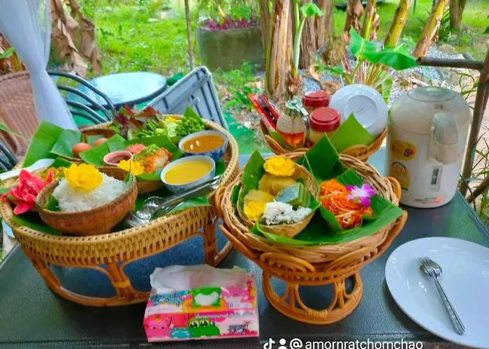 Alaska Pool Cafe&Homestay2