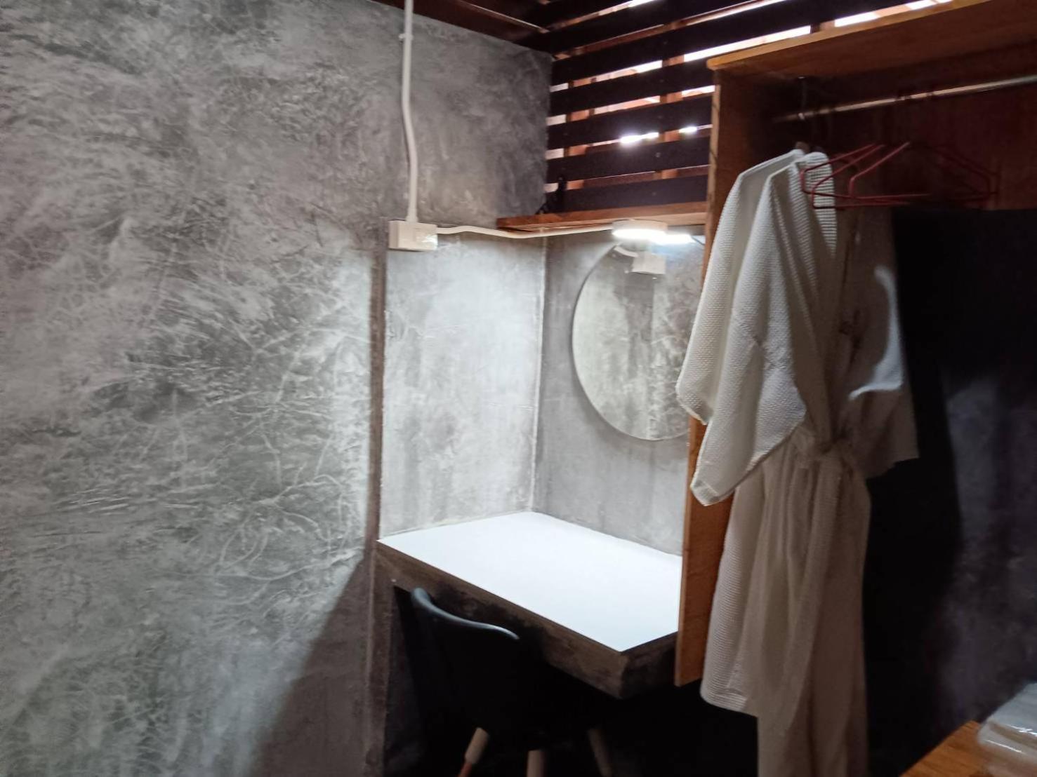 Alaska Pool Cafe&homestay2 * Nakhon Si Thammarat